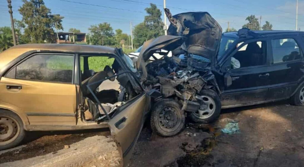 Un adolescente de 15 años que manejaba una camioneta chocó de frente contra un auto y mató al conductor