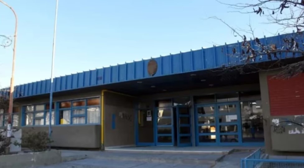 Violenta agresión en una escuela de Chubut: un alumno apuñaló a un compañero en la cara y quedó detenido