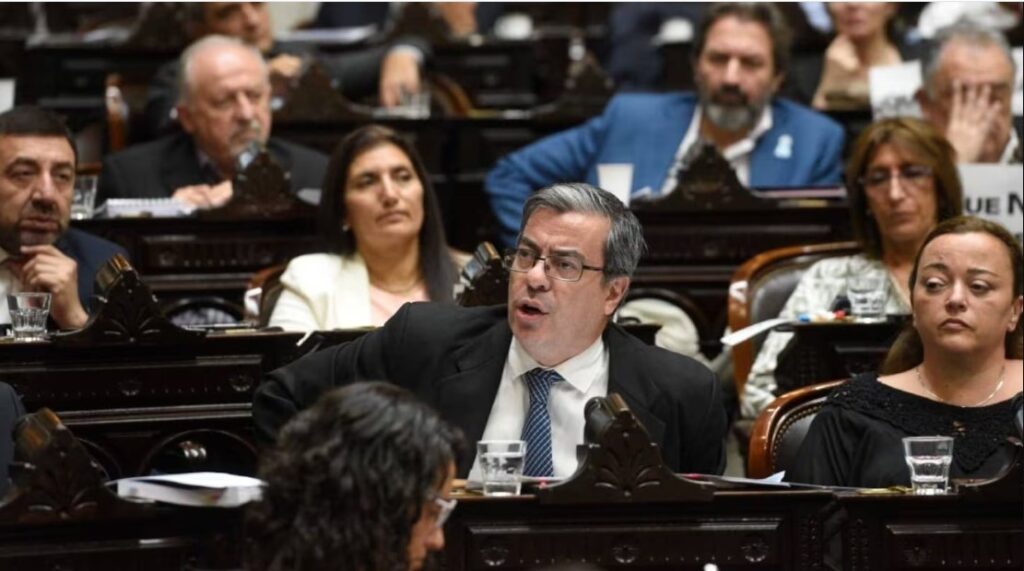 En el peronismo reconocen que la LLA va a crecer en el Congreso tras las legislativas e insisten con la unidad
