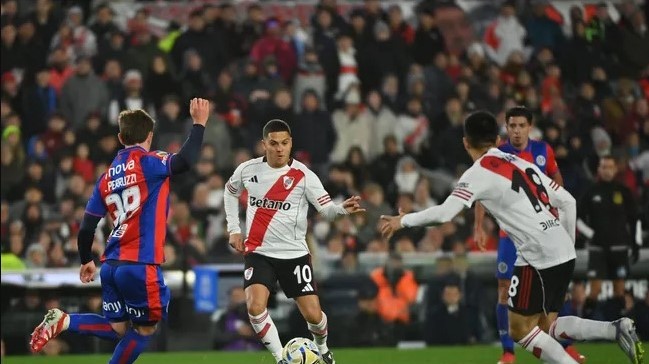 River, sin ideas en ataque, decepcionó y empató ante San Lorenzo