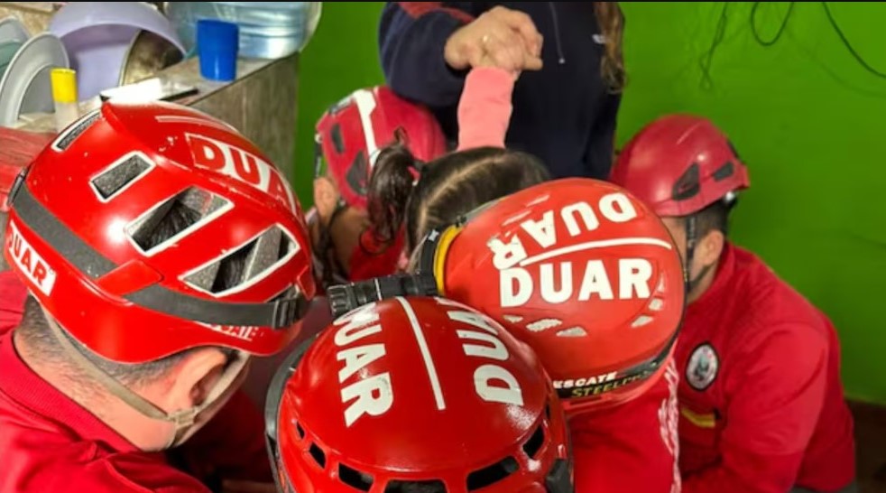 Córdoba: una beba de 2 años quedó atrapada en un secarropas y tuvo que ser rescatada por los bomberos