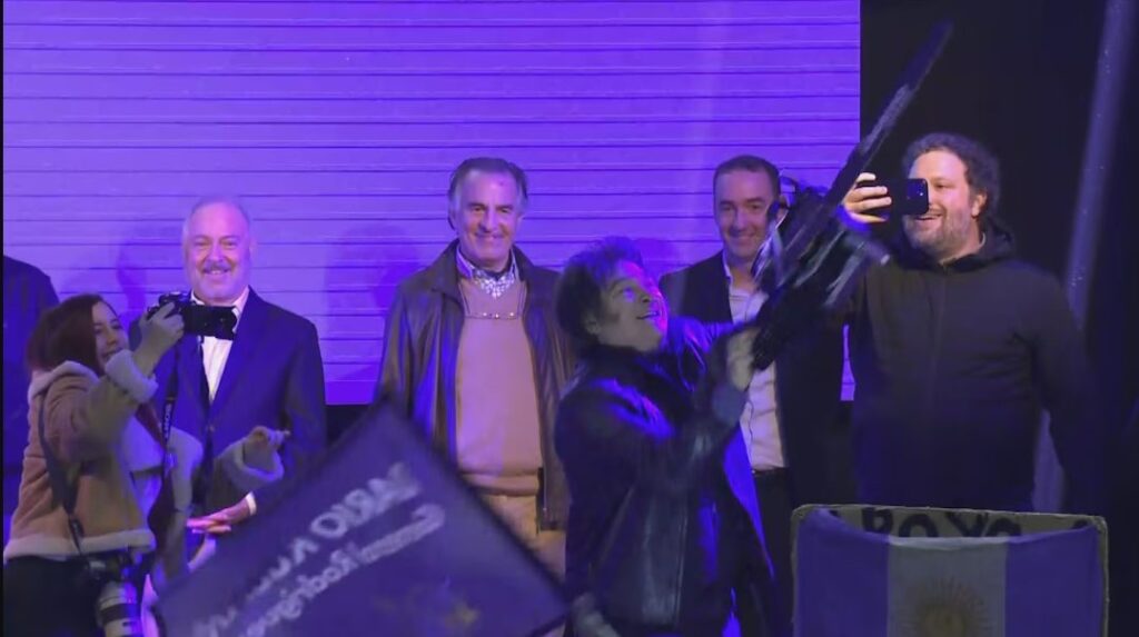La trastienda de un cierre de listas frenético: el famoso con el que fantasea el PJ y las sorpresas de LLA