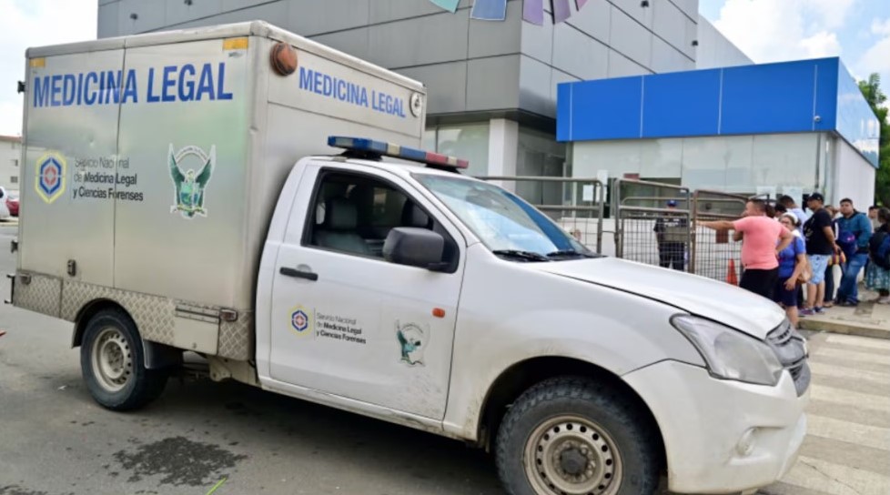 Masacre en Ecuador: un grupo armado mató a balazos a ocho personas en la puerta de un boliche